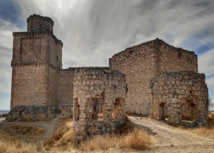 Toledo ciudad de las tres culturas , un lugar para disfrutar todas las familias con sus hijos Villamiel de Toledo Exterior foto