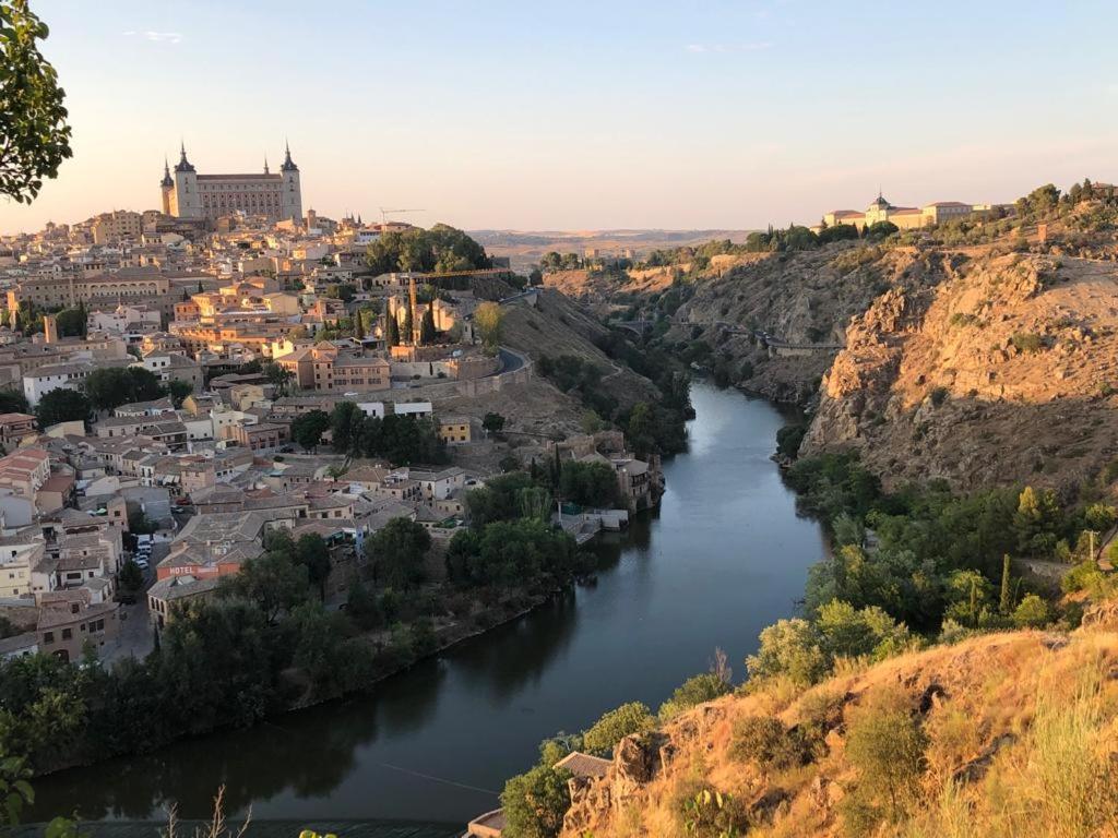 Toledo ciudad de las tres culturas , un lugar para disfrutar todas las familias con sus hijos Villamiel de Toledo Exterior foto